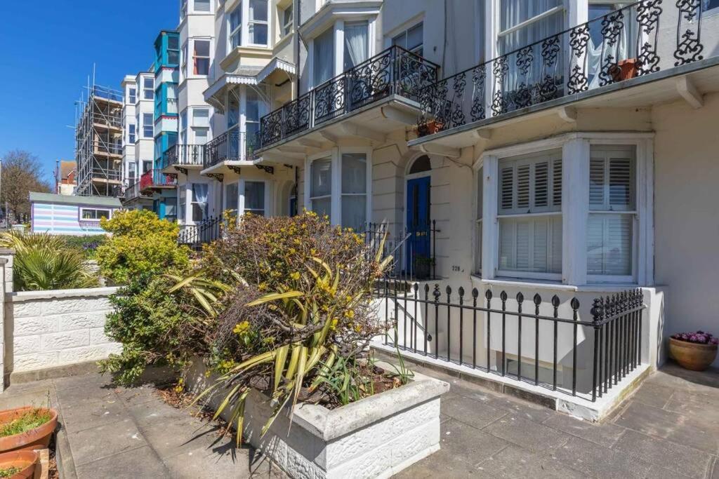 New Seaside Patio - By My Getaways Apartment Brighton Exterior photo